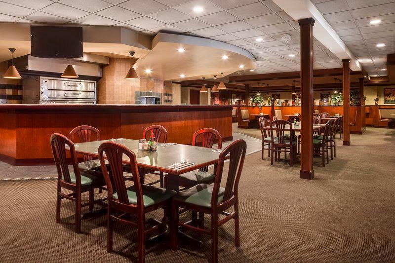 Holiday Inn Wichita East I-35 By Ihg Exterior foto