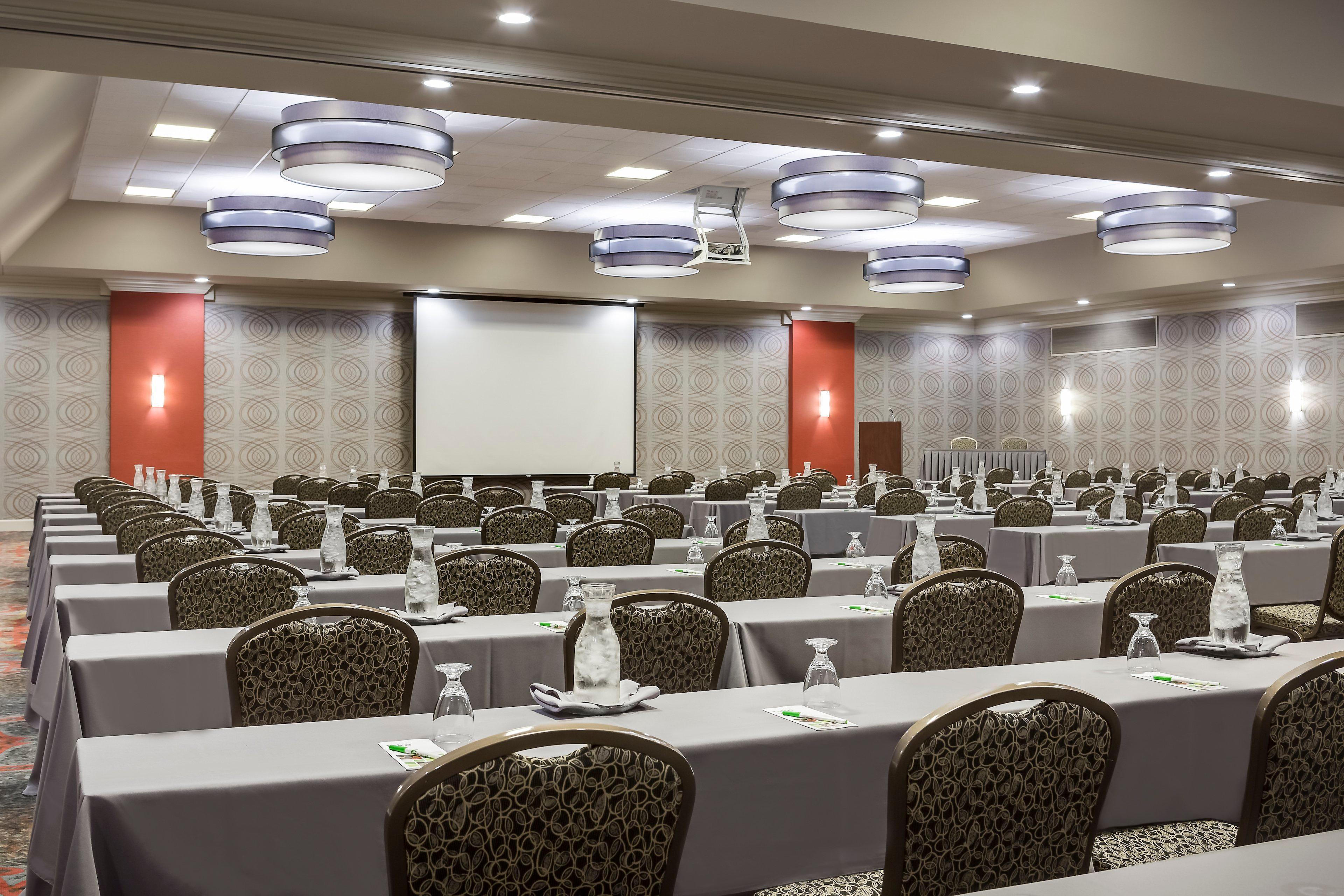 Holiday Inn Wichita East I-35 By Ihg Exterior foto