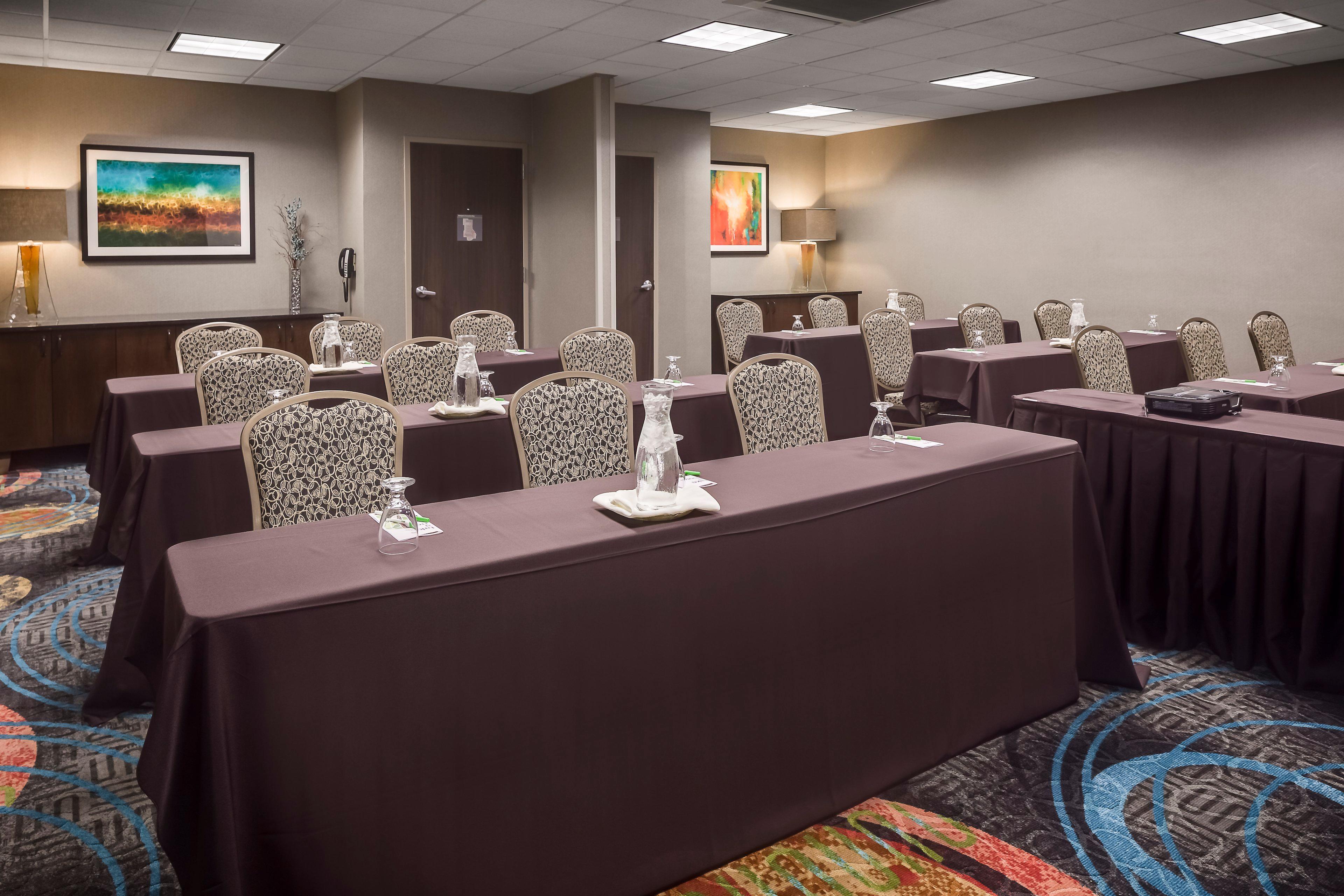 Holiday Inn Wichita East I-35 By Ihg Exterior foto