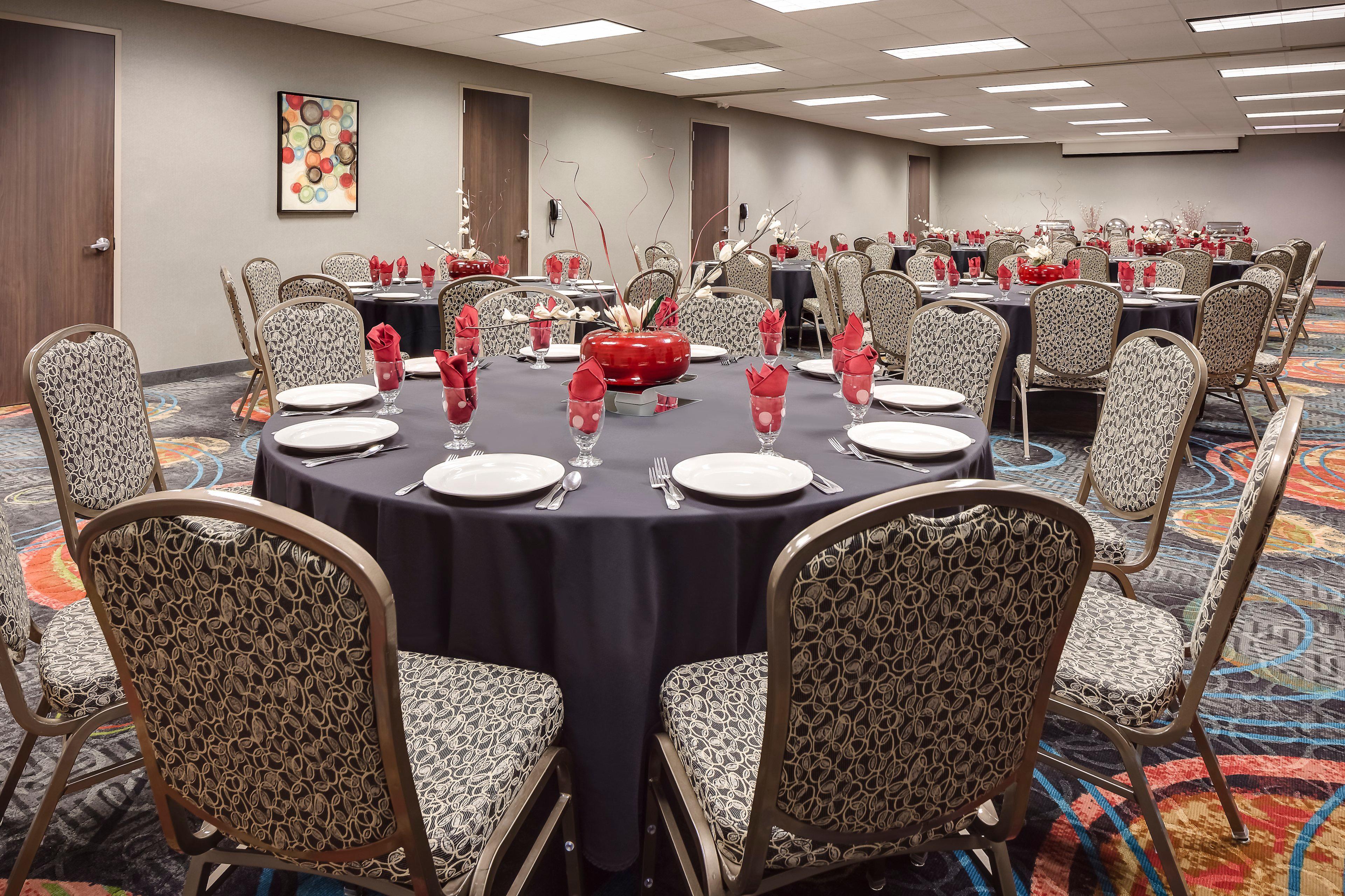 Holiday Inn Wichita East I-35 By Ihg Exterior foto