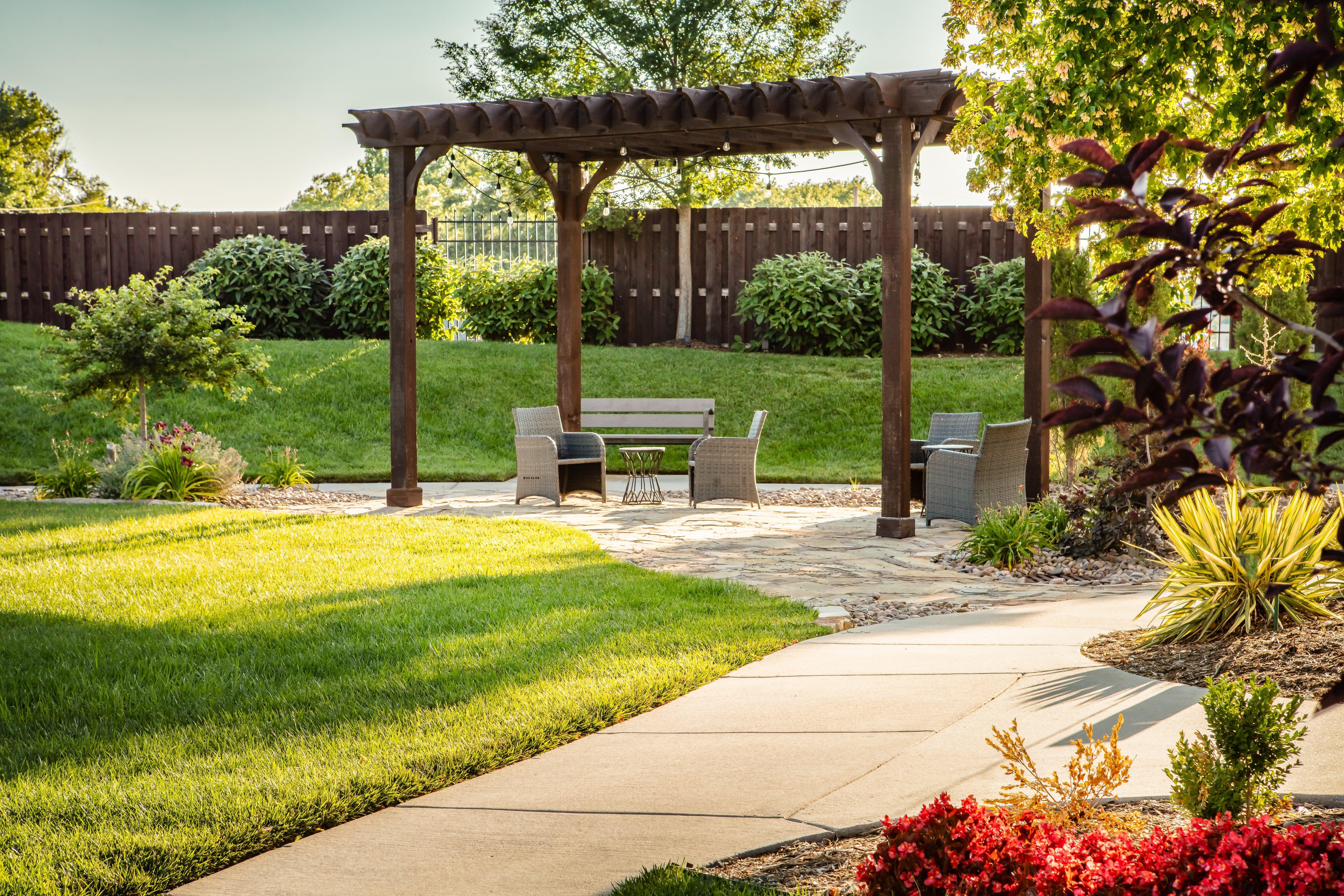 Holiday Inn Wichita East I-35 By Ihg Exterior foto