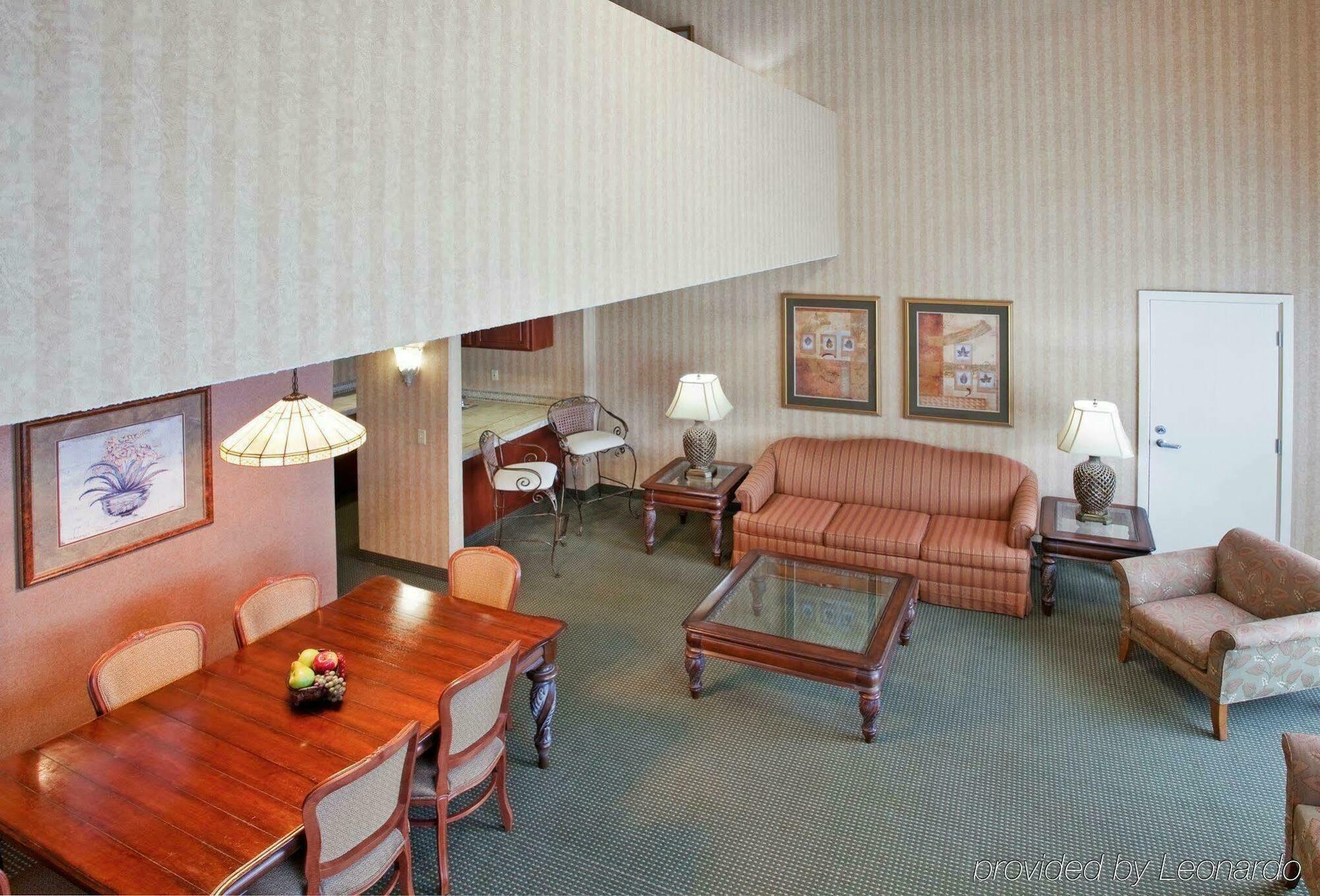 Holiday Inn Wichita East I-35 By Ihg Interior foto