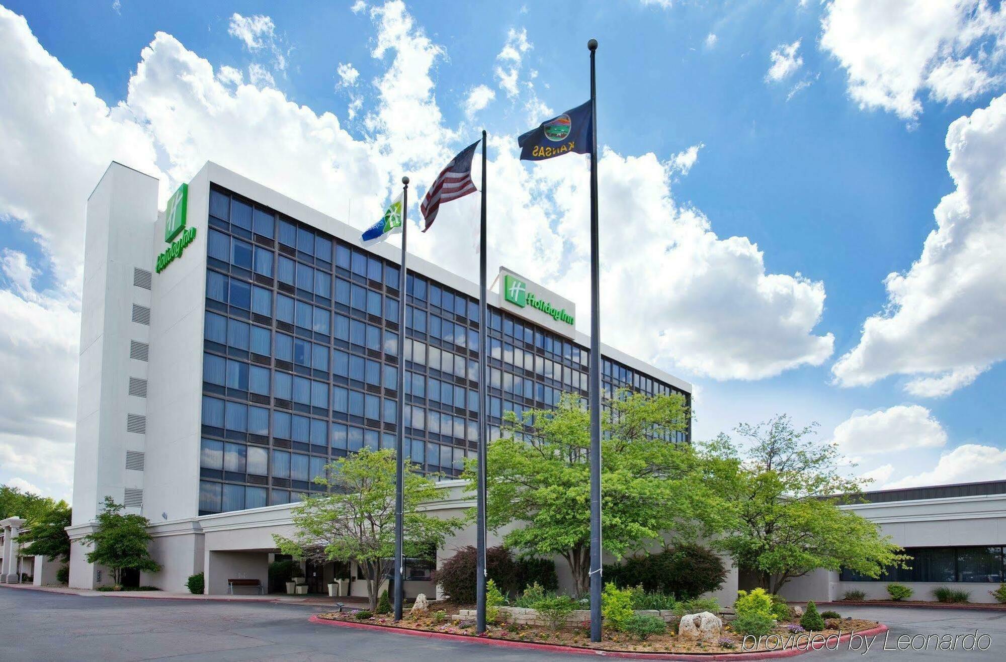 Holiday Inn Wichita East I-35 By Ihg Exterior foto